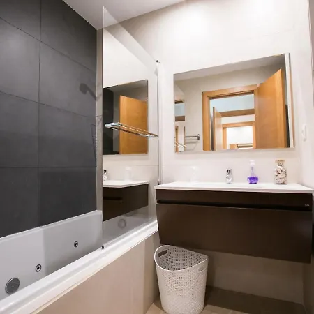 Luxurious Beach In Praia Da Rocha 2 Bedrooms Apartment